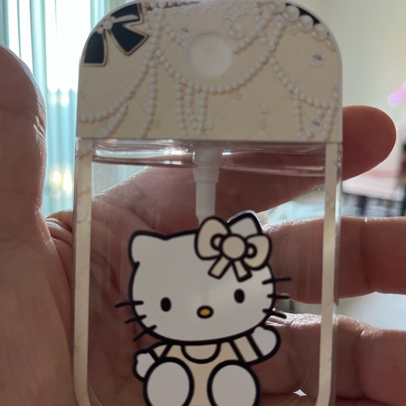 Hello Kitty Pink Perfume Accessory - Picture 2 of 3